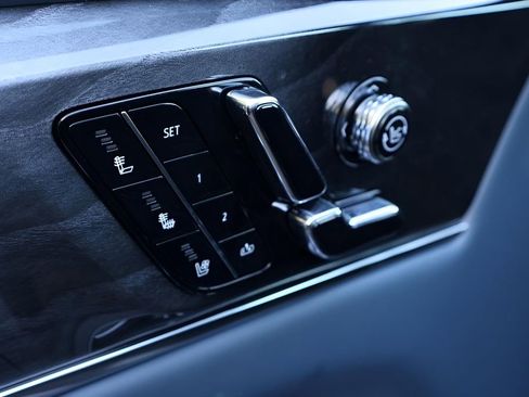 New 2025 Cadillac Escalade IQ Luxury 2 AWD/4WD image 12