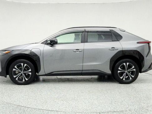 Used 2023 Toyota bZ4X AWD image 8