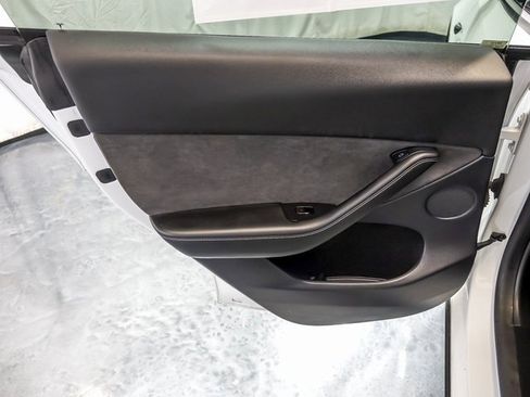 Used 2023 Tesla Model Y Long Range image 38