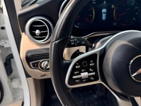 Used 2022 Mercedes-Benz GLC 300 4MATIC image 17