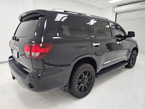 Used 2018 Toyota Sequoia Platinum image 40