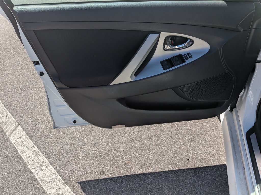 Used 2011 Toyota Camry SE w/ Fleet Convenience Pkg FWD image 8