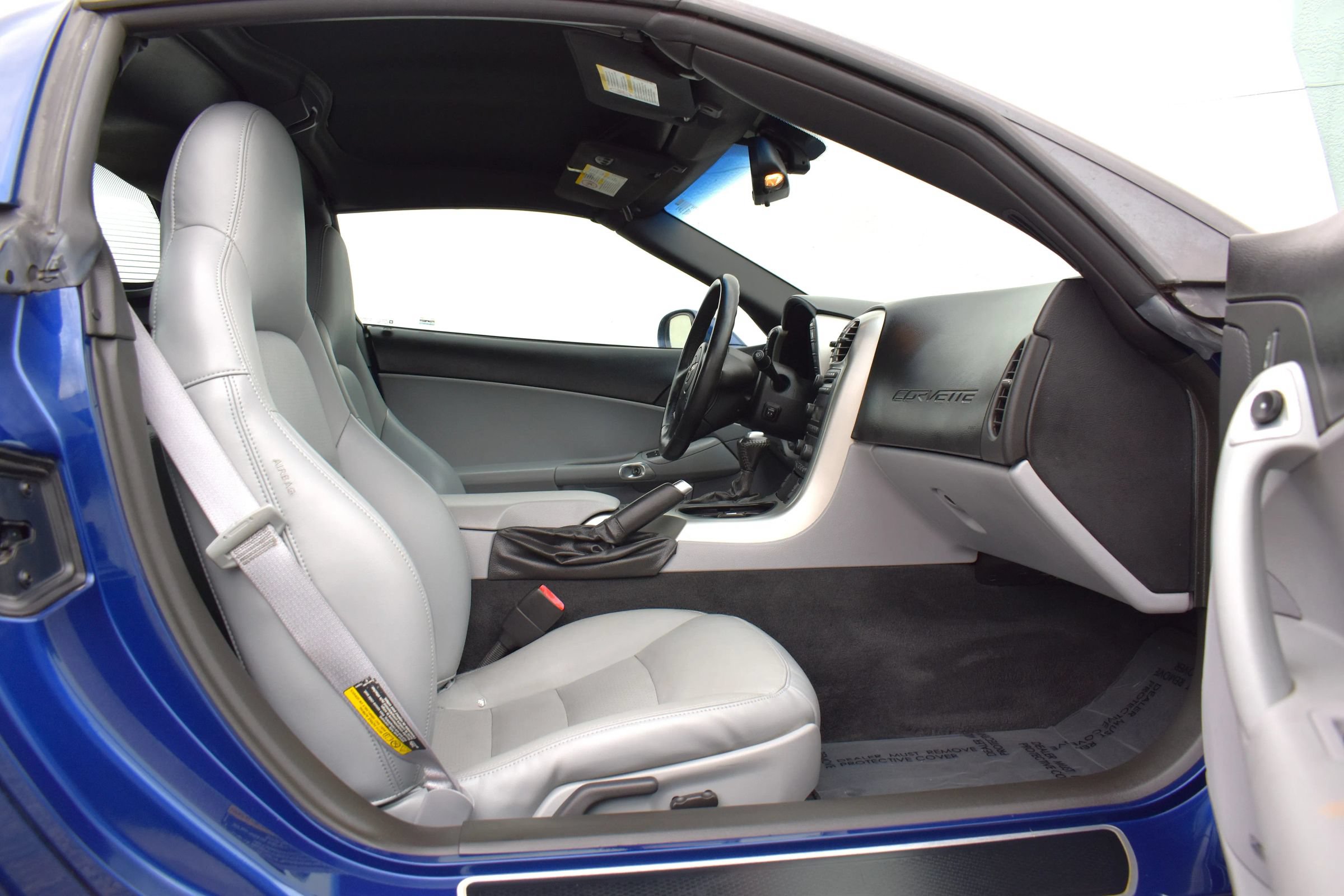 Used 2005 Chevrolet Corvette Coupe w/ Preferred Equipment Group RWD image 45