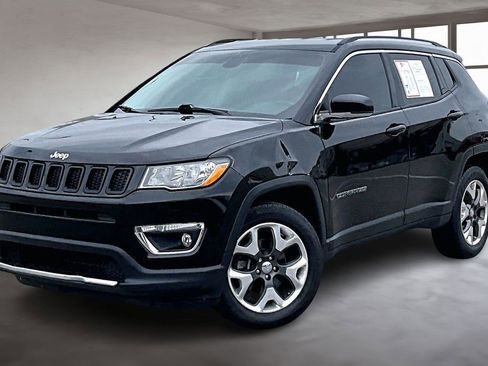 Used 2018 Jeep Compass Limited AWD/4WD image 2