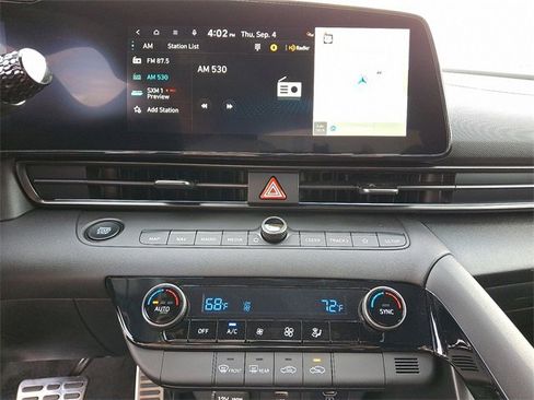 New 2025 Hyundai Elantra SEL image 9