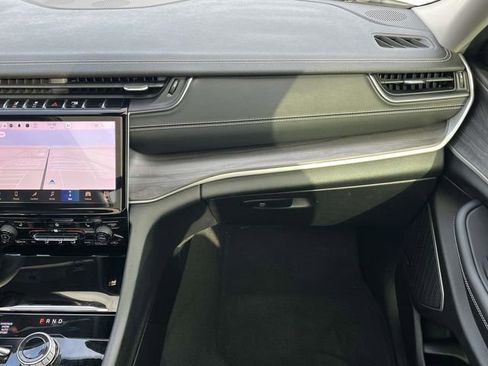 Used 2022 Jeep Grand Cherokee L Limited image 20