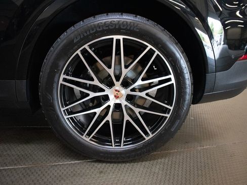 New 2026 Porsche Cayenne AWD/4WD image 7