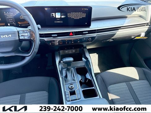 New 2026 Kia Sorento LX FWD image 17