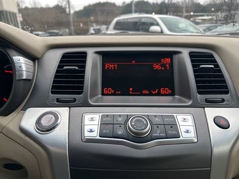 Used 2014 Nissan Murano S image 9