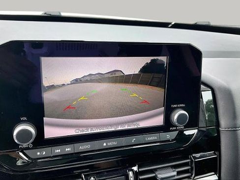 Certified 2025 Nissan Pathfinder SV FWD image 26
