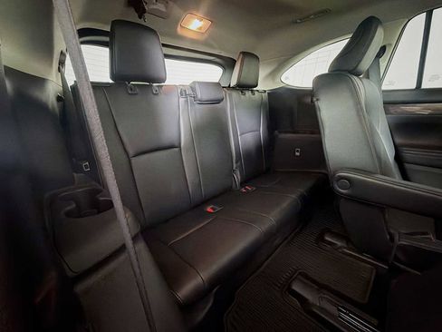 Used 2021 Toyota Highlander Platinum AWD/4WD image 30