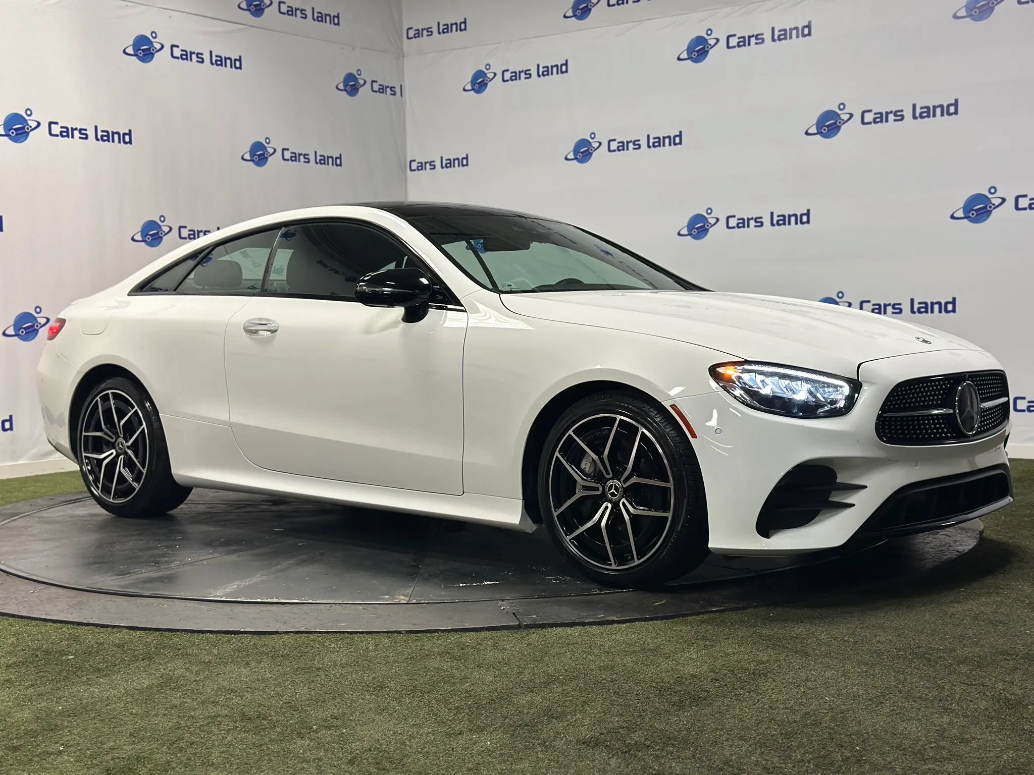 Used 2023 Mercedes-Benz E 450 Coupe image 2