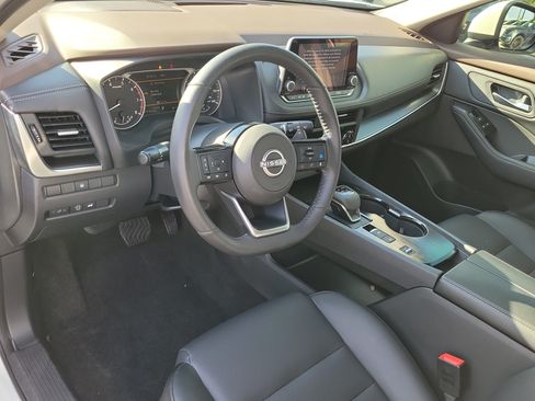 Used 2023 Nissan Rogue SV w/ SV Premium B Package FWD image 20
