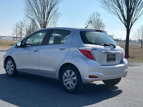 Used 2012 Toyota Yaris LE image 5