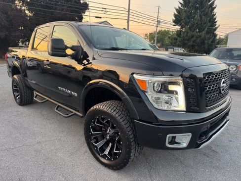 Used 2018 Nissan Titan PRO-4X w/ Pro-4x Convenience Package AWD/4WD image 1