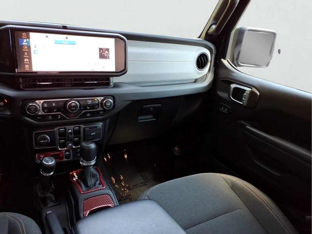 Used 2024 Jeep Gladiator Sport AWD/4WD image 24
