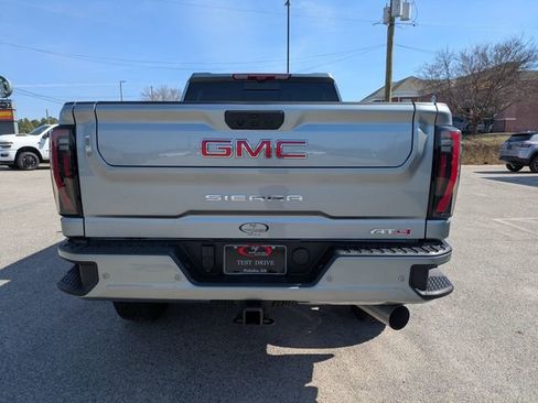 Used 2026 GMC Sierra 2500 AT4 w/ AT4 Premium Plus Package AWD/4WD image 5
