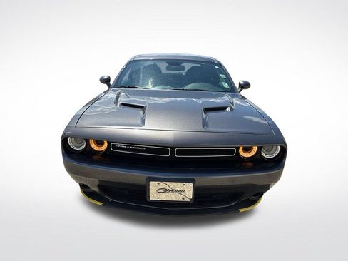 Used 2021 Dodge Challenger SXT RWD image 2