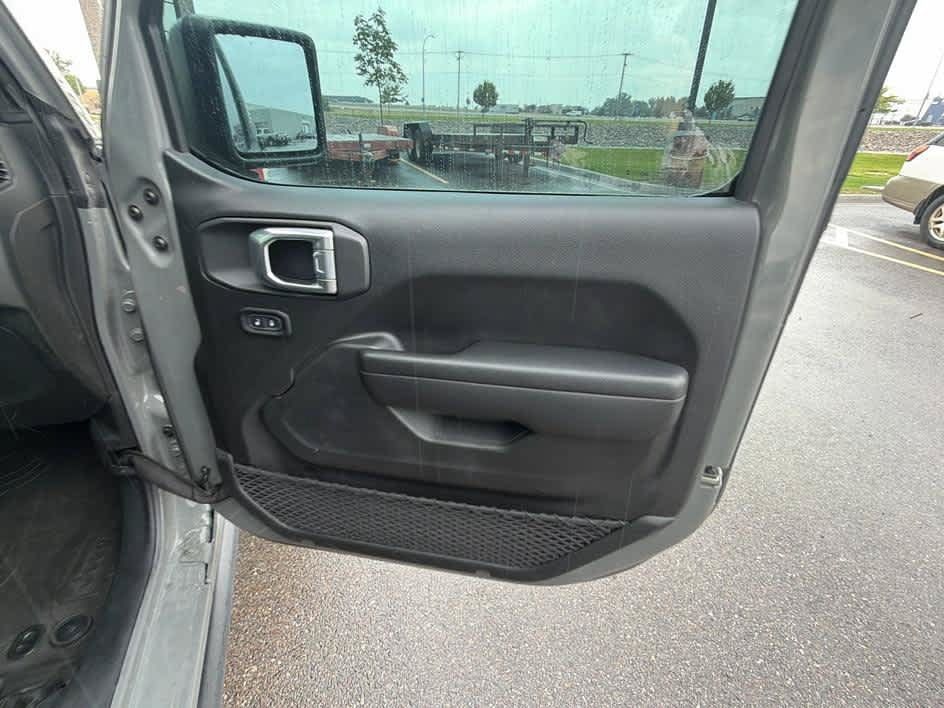 Used 2023 Jeep Gladiator Sport AWD/4WD image 26