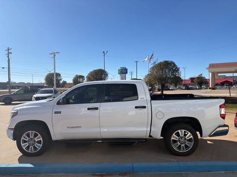 Used 2018 Toyota Tundra SR5 w/ SR5 Upgrade Package image 5