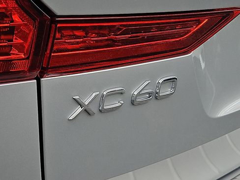 Certified 2024 Volvo XC60 T8 Core w/ Protection Package Premier image 30