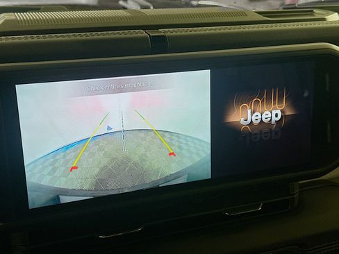 Used 2024 Jeep Wrangler Unlimited Sahara AWD/4WD image 21