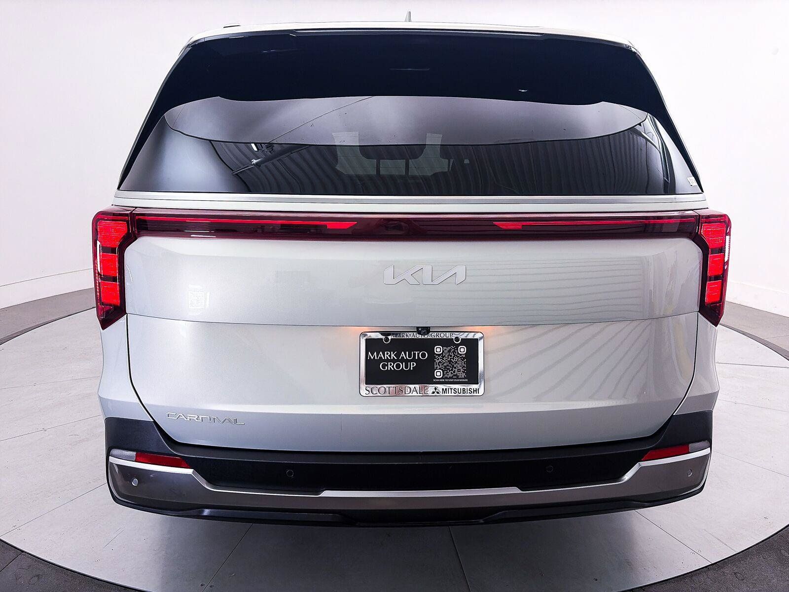 Used 2025 Kia Carnival SX FWD image 16
