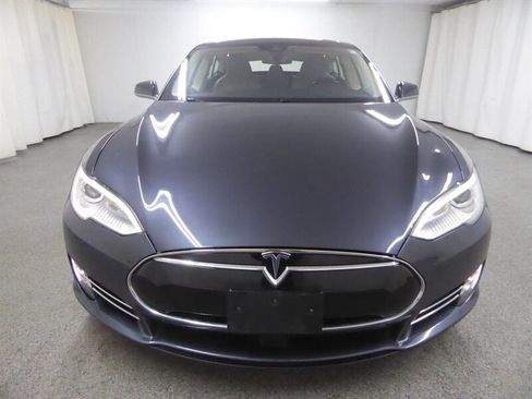 Used 2015 Tesla Model S 85D image 2