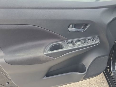 Certified 2021 Nissan Versa SV FWD image 17