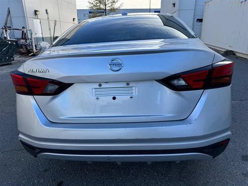 Used 2019 Nissan Altima 2.5 S FWD image 8