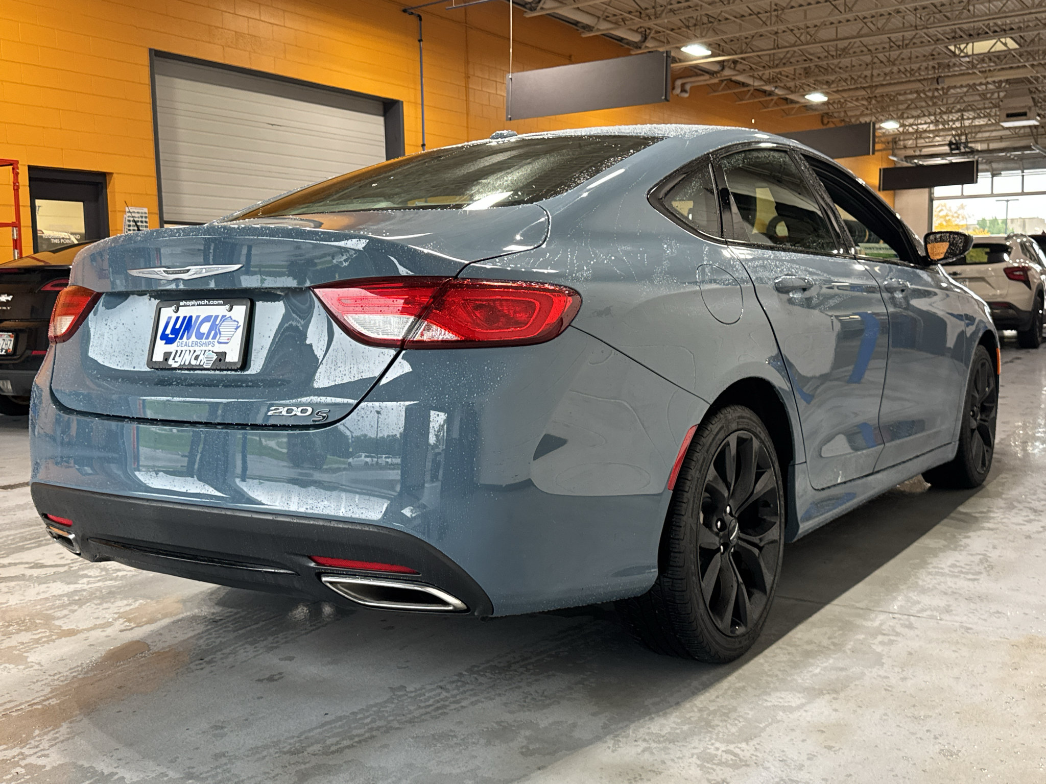 Used 2015 Chrysler 200 S FWD image 5