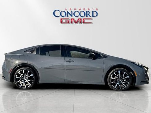 Used 2024 Toyota Prius Prime Premium w/ Advanced Technology Package image 3