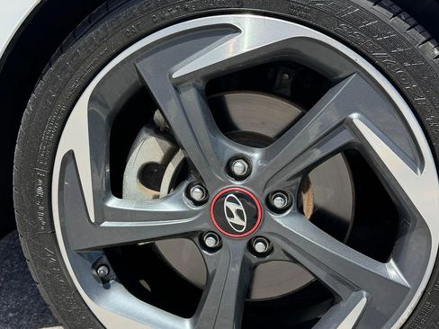 Used 2020 Hyundai Veloster Turbo image 10