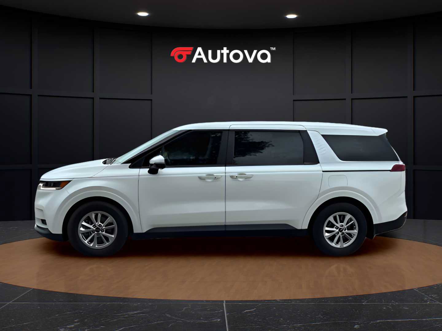 Used 2023 Kia Carnival LX w/ Paint Protection Package FWD image 2