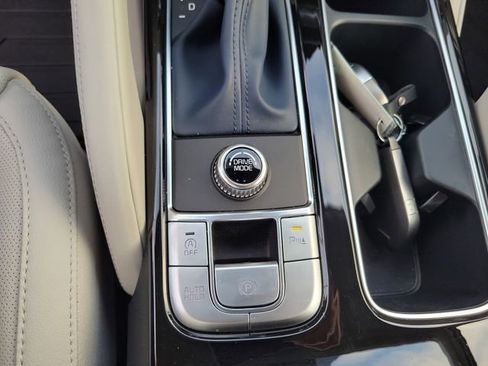 Used 2025 Kia Telluride EX image 24