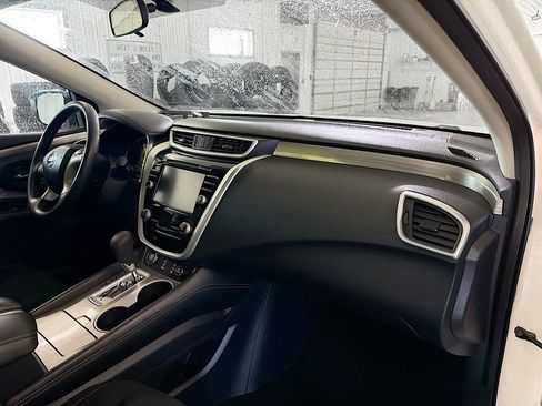 Used 2017 Nissan Murano Platinum FWD image 12