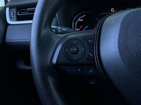 Used 2025 Toyota RAV4 LE image 30