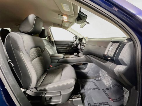 Used 2025 Nissan Pathfinder SV FWD image 31