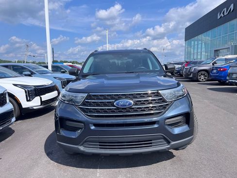 Used 2022 Ford Explorer XLT AWD/4WD image 8