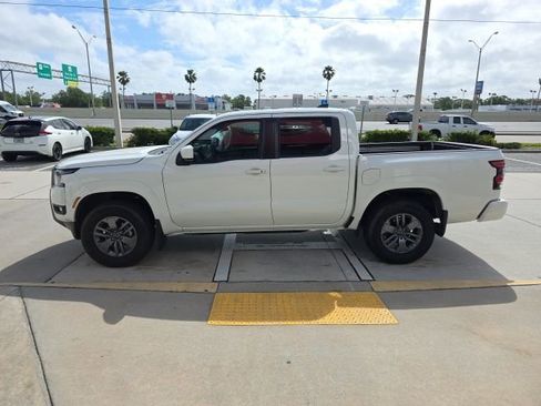 Used 2025 Nissan Frontier SV w/ SV Convenience Package AWD/4WD image 8