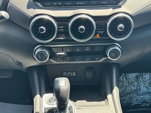 Used 2022 Nissan Sentra SV FWD image 23