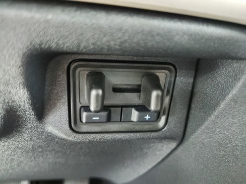 Used 2025 Ford Expedition Active RWD image 39
