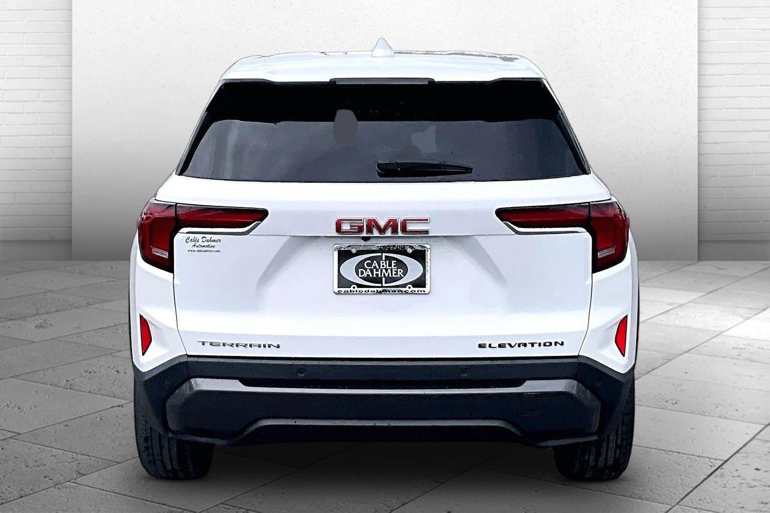 Used 2026 GMC Terrain Elevation FWD image 3