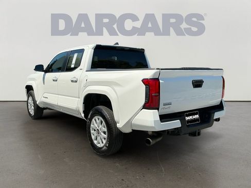 Used 2026 Toyota Tacoma SR5 AWD/4WD image 5