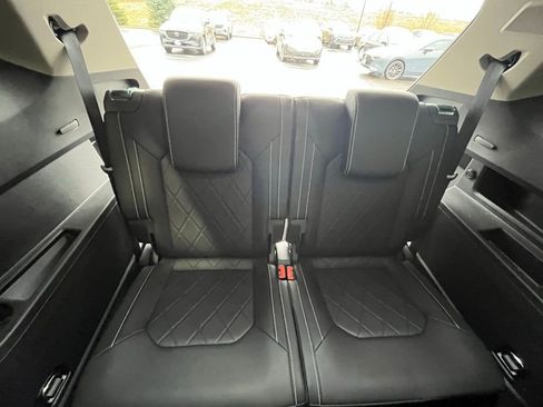 Certified 2025 Volkswagen Atlas SEL Premium R-Line image 28