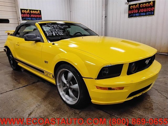 Used 2005 Ford Mustang GT Premium RWD image 1