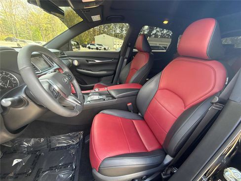 Certified 2025 INFINITI QX50 Sport image 11
