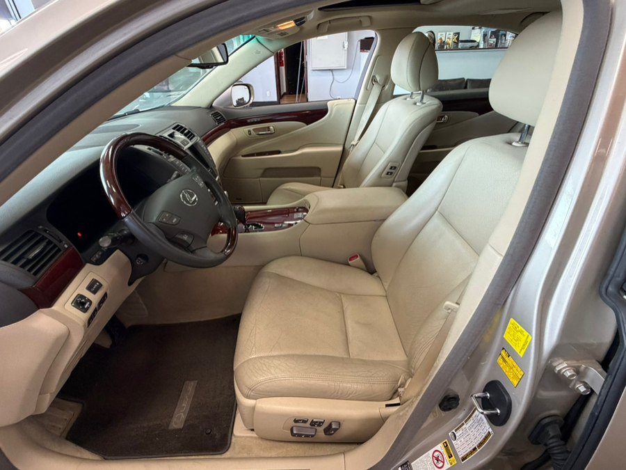 Used 2011 Lexus LS 460 w/ Comfort Pkg RWD image 24