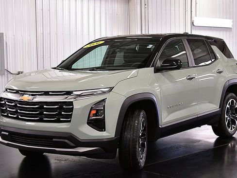 New 2026 Chevrolet Equinox LT w/ LPO, Floor Liner Package image 3