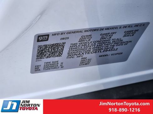 Used 2026 Chevrolet Equinox RS AWD/4WD image 32